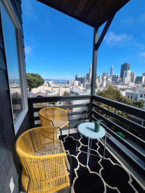 Charming 2BR Cottage with Bay and City Views-Gated Luxury Private Place